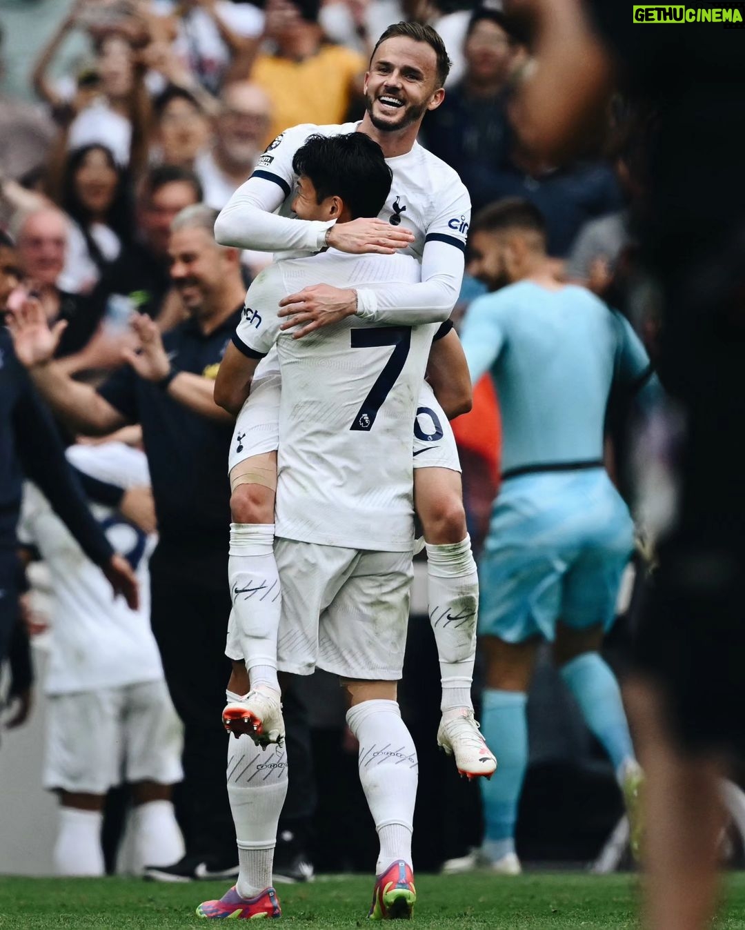 Son Heung-min Instagram - You the supporters helped push us over the line today. What a mentality and fight from the boys… Come on you Spurs!!! 🤍 Tottenham Hotspur Stadium