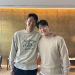 Son Heung-min Instagram - 안녕하세요 손흥민입니다. 오늘은 조금 무겁고 어려운 얘기를 하려고 합니다. 강인이가 진심으로 반성하고 저를 비롯한 대표팀 모든 선수들에게 진심 어린 사과를 했습니다. 저도 어릴 때 실수도 많이 하고 안 좋은 모습을 보였던 적도 있었지만 그 때마다 좋은 선배님들의 따끔한 조언과 가르침이 있었기에 지금의 제가 이 자리에 있을 수 있다고 생각합니다. 강인이가 이런 잘못된 행동을 다시는 하지 않도록 저희 모든 선수들이 대표팀 선배로서 또 주장으로서 강인이가 보다 좋은 사람, 좋은 선수로 성장할 수 있도록 옆에서 특별히 보살펴 주겠습니다. 저도 제 행동에 대해 잘했다 생각하지 않고 충분히 질타 받을 수 있는 행동이었다고 생각합니다. 그러나 저는 팀을 위해서 그런 싫은 행동도 해야 하는 것이 주장의 본분 중 하나라는 입장이기 때문에 다시 한 번 똑같은 상황에 처한다고 해도 저는 팀을 위해서 행동할 것입니다. 하지만 앞으로 더 현명하고 지혜롭게 팀원들을 통솔 할 수 있도록 노력하겠습니다. 그 일 이후 강인이가 너무 힘든 시간을 보내고 있습니다. 한 번만 너그러운 마음으로 용서해 주세요. 대표팀 주장으로서 꼭! 부탁드립니다. 그리고 일각에서 나오는 이야기들 중에 대표팀내 편가르기에 대한 내용은 사실과 무관하며 우리는 늘 한 팀으로 한 곳만을 바라보려 노력해 왔습니다. 축구로 많은 사랑을 받고 있음에도 불구하고 이런 소란스러운 문제를 일으켜서 진심으로 죄송하고 앞으로 저희 대한민국 국가대표팀이 이 계기로 더 성장하는 팀이 될 수 있도록 더욱 노력하겠습니다. 다시 한 번 대한민국 대표팀 주장으로서 진심으로 사과드립니다.