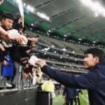 Son Heung-min Instagram - 호주, 싱가포르, 태국 프리시즌 동안  많은 응원과 사랑에 정말 감사드립니다. 런던에 이제  복귀해서 남은 시간동안 잘 준비해서 멋진 시즌 보낼수 있도록 하겠습니다.😄❤️ #COYS