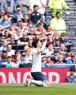Son Heung-min Instagram - 100 Premier League goals… man I am so proud to be the first Asian player to score this number. Proud because it means if it’s possible for me, is possible for anyone growing up back home too. I’m so thankful for every coach, every teammate, every freind and my family who have helped me along this journey so far. This is team reward, because all of you. Love, Sonny 🤍