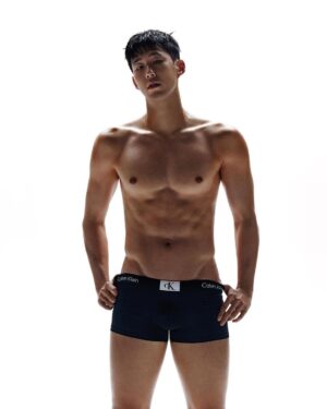 Son Heung-min Instagram - I'm proud to work with such a legendary brand @calvinklein. Wearing 7 on the pitch, and CK off the pitch. Proud to represent 🖤 #mycalvins