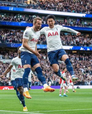 Son Heung-min Instagram - Congratulations on this amazing record @harrykane it is an honour for me to play by your side. This is a reward for how much practice and work you put in everyday. So many goals scored and so many more to come!! 😁 #COYS