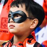 Son Heung-min Instagram - 안녕하세요 카타르 월드컵 대한민국 대표팀 손흥민입니다. 이 기회를 통해 많은 응원, 성원, 관심에 감사의 인사를 드리고자 이렇게 글을 쓰고 있습니다. 4년이란 시간 동안 많은 것들을 노력하고 꿈을 향해 앞만 보고 달렸습니다. 매번 좋은 순간만 있진 않았지만 그 아쉬운 순간들이 저희를 더 강하게 만들어 지금의 국가대표팀을 만들었다고 생각합니다. 또 그 순간마다 뒤에서 한결같은 여러분의 응원으로 이겨낼 수 있었습니다! 저희 선수들 보이지 않는 곳에서 정말 많이 노력했고 대한민국 대표팀으로 뛰는 것 그 자체만으로 영광스럽게 생각하며 몸이 부서지도록 뛰었습니다. 저는 저희가 분명 더 높이 올라갈 수 있다고 믿었기에 아쉬움은 있었지만 후회는 절대 없습니다. 저를 포함한 모든 선수와 스태프들 하루도 빠짐없이 매 순간 노력했기에 잊지 못할 월드컵이 만들어질 수 있었다고 생각합니다. 더불어 축구 선수이기 이전에 대한민국 국민의 한 사람으로서, 제가 얼마나 행복한 사람인지 다시 한번 느낄 수 있었습니다. 여러분이 보내주신 사랑에 진심으로 감사드립니다. 앞으로 저 뿐만 아니라 대한민국 축구 대표팀을, 나아가 대한민국을 더욱더 빛나게 하기 위해 최선을 다해 노력하겠습니다. 대한민국 사랑하고 감사합니다❤️🇰🇷 (1%의 가능성이 정말 크다고 느꼈습니다. 이 자리에 설 수 있게 해주셔서 감사합니다.)