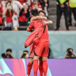 Son Heung-min Instagram - 안녕하세요 카타르 월드컵 대한민국 대표팀 손흥민입니다. 이 기회를 통해 많은 응원, 성원, 관심에 감사의 인사를 드리고자 이렇게 글을 쓰고 있습니다. 4년이란 시간 동안 많은 것들을 노력하고 꿈을 향해 앞만 보고 달렸습니다. 매번 좋은 순간만 있진 않았지만 그 아쉬운 순간들이 저희를 더 강하게 만들어 지금의 국가대표팀을 만들었다고 생각합니다. 또 그 순간마다 뒤에서 한결같은 여러분의 응원으로 이겨낼 수 있었습니다! 저희 선수들 보이지 않는 곳에서 정말 많이 노력했고 대한민국 대표팀으로 뛰는 것 그 자체만으로 영광스럽게 생각하며 몸이 부서지도록 뛰었습니다. 저는 저희가 분명 더 높이 올라갈 수 있다고 믿었기에 아쉬움은 있었지만 후회는 절대 없습니다. 저를 포함한 모든 선수와 스태프들 하루도 빠짐없이 매 순간 노력했기에 잊지 못할 월드컵이 만들어질 수 있었다고 생각합니다. 더불어 축구 선수이기 이전에 대한민국 국민의 한 사람으로서, 제가 얼마나 행복한 사람인지 다시 한번 느낄 수 있었습니다. 여러분이 보내주신 사랑에 진심으로 감사드립니다. 앞으로 저 뿐만 아니라 대한민국 축구 대표팀을, 나아가 대한민국을 더욱더 빛나게 하기 위해 최선을 다해 노력하겠습니다. 대한민국 사랑하고 감사합니다❤️🇰🇷 (1%의 가능성이 정말 크다고 느꼈습니다. 이 자리에 설 수 있게 해주셔서 감사합니다.)