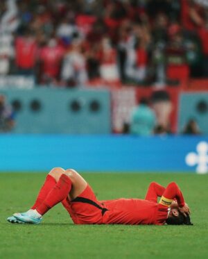 Son Heung-min Instagram - 저희는 포기하지 않았고 여러분들은 우릴 포기하지 않았습니다 대한민국 사랑합니다!🇰🇷