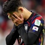 Son Heung-min Instagram - 많은 분들이 기대해 주셨던 아시안컵대회를 치르면서 온통 경기에만 집중하다보니 감사 인사가 너무 늦어졌습니다 경기를 마치고 런던으로 돌아오는 발걸음이 무겁고 아쉬웠지만 잘 도착했습니다. 제가 주장으로서 부족했고 팀을 잘 이끌지 못했던거 같습니다.이런 상황 속에서도 정말 많은 사랑주시고 응원해주셔서  대한민국 축구선수임이 너무 자랑스러웠습니다  감사하고 죄송합니다.❤️