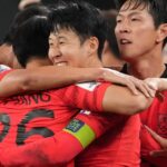 Son Heung-min Instagram - 많은 분들이 기대해 주셨던 아시안컵대회를 치르면서 온통 경기에만 집중하다보니 감사 인사가 너무 늦어졌습니다 경기를 마치고 런던으로 돌아오는 발걸음이 무겁고 아쉬웠지만 잘 도착했습니다. 제가 주장으로서 부족했고 팀을 잘 이끌지 못했던거 같습니다.이런 상황 속에서도 정말 많은 사랑주시고 응원해주셔서  대한민국 축구선수임이 너무 자랑스러웠습니다  감사하고 죄송합니다.❤️