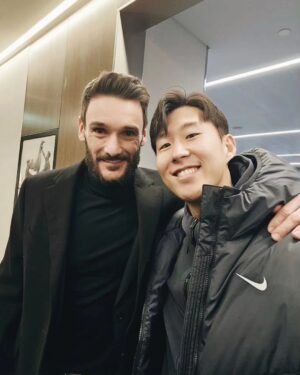 Son Heung-min Instagram - Three points at home together to end the year 😁 A lot of special moments and growth this year, we are in a really exciting place right now as a club. I want to wish you and your loved ones a happy new year and an amazing 2024 🤍#COYS

2023년 마지막 경기를 여러분 덕분에 행복하게 끝냈습니다 한국은 2024년이고 영국은 아직 2023년인데 특별하고 행복한 2023년 만들어 주셔서 감사합니다, 올 한해 동안에 여러분이 보내주신 사랑과 응원 덕분에 행복한 축구를 할수 있었고 그 행복한 축구 덕분에 여러분들이 잠시나마 행복하시고 웃을수있으셨다면 그것이 저의 2023 가장 큰 행복이였습니다. 2024년에도 이 행복이 저와 여러분 모두 함께 할수 있기를 소망합니다! 새해 복 많이 받으세요🤍❤️🧡💛💚🩵🩵💜🤎🖤