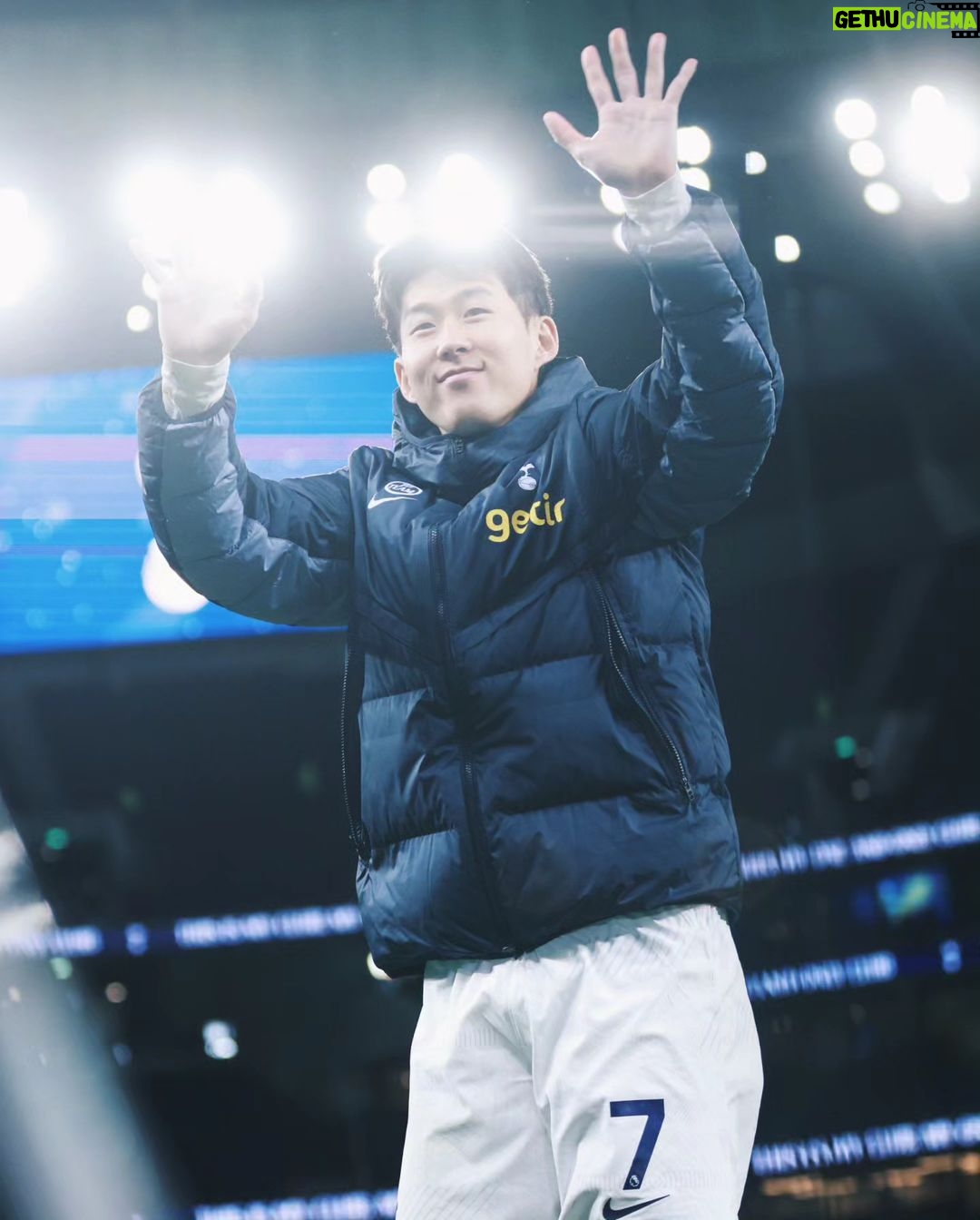 Son Heung-min Instagram - Big 3 points we needed great fight from everyone, team support and club we move on to Thursday. Everyone have wonderful and Merry Christmas and happy holidays to you and your loved ones π€ #COYS Tottenham Hotspur Stadium