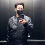 Son Jun-ho Instagram - 극장 다닐때 교복. #물랑루즈