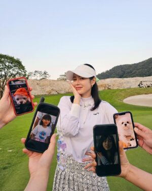 Son Ye-jin Instagram - 드디어!!촬영을 무사히 마쳤어요.😬

오랜만에 여러분 만나는것도 떨리는데 카메라앞에서 골프를 쳐야하는 최고난이도 촬영🫠😮‍💨

방송날짜는 아직 안정해진거 같아요~정해지면 알려드릴께욥!

울스텝들이 요렇게 사진 찍어야한다고🙃
그럼 즐거운 주말 보내세요🥰😘