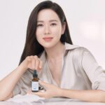 Son Ye-jin Instagram - #스킨수티컬즈 세통째 쓰고있어요..👍😍