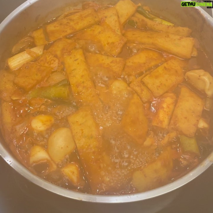 Son Ye-jin Instagram - 저녁 맛있게 드세요🥘🍲🍛🫕🥗🍜🍝🌯🥪🥙🦴