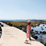 Son Ye-jin Instagram - 얼마전 제주도에서🌴 커플옷입고🐶💕 오늘 하루종일 흐린 날씨네요..그래도 내일은 주말이에요.얏호🤸‍♀️🤸🏼‍♂️ Have a nice weekend 💕