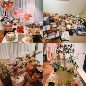 Son Ye-jin Instagram - 생일날 이렇게 많은 꽃다발과 케잌 선물들을 받은게 처음이에요..아..너무 놀랍고 감동적이에요...😭😭😭
생일과 더불어 데뷔20주년을 맞아서 이렇게 많은 축하를 받으니 내가 보낸 20년의 세월이 헛되지 않았구나.. 뿌듯하기도 하고 다시 한번 스스로 행복한사람이라는걸 실감합니다.
2021을 여러분의 따뜻한 마음과 너무 큰 축복으로 시작하게 되어서 어느때보다 가슴벅차고 설레이는 시작이 됐어요.이렇게 너무 큰 사랑을 받기만해서 저의 감사의 마음을 어떻게 전할수 있을런지요..😢
여러분도 2021년은 더 행복한 한해가 되시길 진심으로 바래요.🙏

It’s my first time to receive this much.... so many flowers cakes and presents on my birthday.
AH....This is very surprising and touching.🙊
And also received big congratulations with my 20th debut celebration.
So I thought I must have spent a very valuable 20 years.
I can be proud of myself and I can feel I’m such a lucky person. You made me feel this way. 
I can start the year with your warmth and big cheer so I’m very excited and overwhelmed. 
How can I share my thankful heart to you guys...😢
I hope this year will be kinder to everyone 🙏