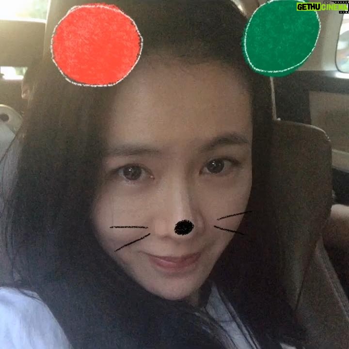 Son Ye-jin Instagram - 크리스마스 행복하게 보내셨나요?😘