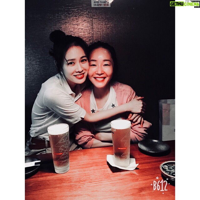 Son Ye-jin Instagram - 내사랑~지원언니💕 현장방문에 스텝들 양말까지..고마워고마워😍 사랑해😘