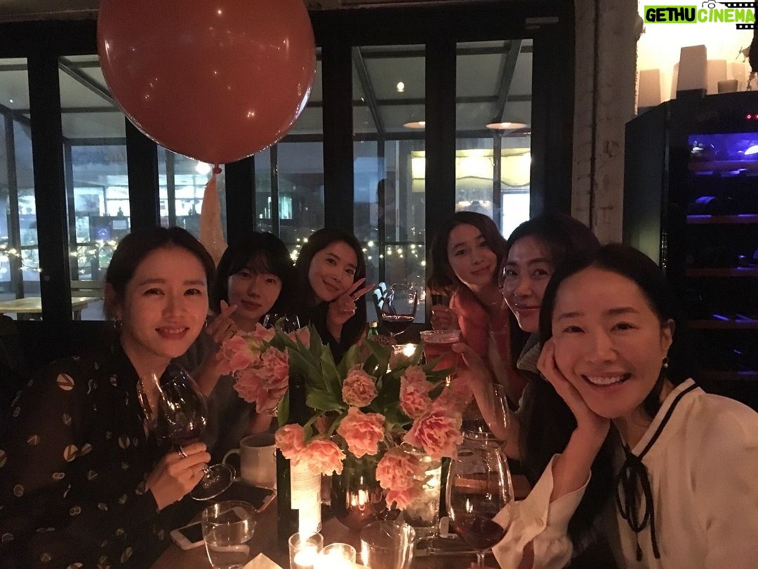 Son Ye-jin Instagram - 아름다운 사람들 💕 함께할수 있음에 감사합니다. 사랑해요..