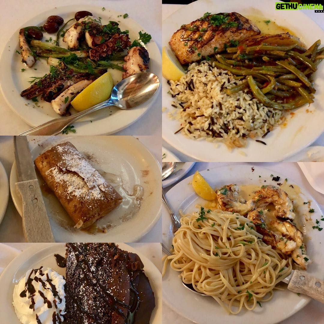 Son Ye-jin Instagram - 먹던거 아닌데...😅저 던져진듯한 스푼과 나이프🤣 매우 쿨한 플레이팅🍽