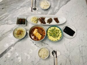 Son Ye-jin Instagram - 다들 일요일저녁 잘 보내고 계신가요? 내일은 다시 한주의 시작이네요..🥹

저번 음식사진을 너무 좋아해주셔서 열심히 만들고 열심히 찍어봤어요😆

아주 뿌듯합니다..☺️

다들 건강한음식 드시고 건강히 지내시길 바래요🙏

Have good food and stay healthy 💕