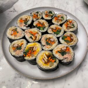 Son Ye-jin Instagram - 🍙🍔🥘🍕😋

안하던 요리를 많이하는요즘..처음하는 요리가 그럴듯할때 너무 뿌듯하답니다🥹
요리를 잘하시는 모든 분들 대단해요👍

근데 이시간에 음식사진…죄송해요😎