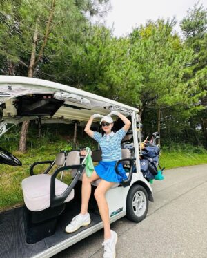 Son Ye-jin Instagram - D-1. 😬
Am I getting better??
His photography skills are getting better!😎