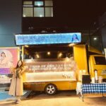 Son Ye-jin Instagram - 또 이렇게 받기만 하네요..😭 박지은작가님 오윤아언니.싱가폴.홍콩.필리핀 팬분들 감사합니다..🙏 보내는 분들의 마음이 느껴져서 참 따뜻하고 뭉클해요😭 고마워요..정말 🧡