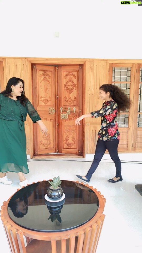 Sona Jelina - 31.3K Likes - Daughter VS Mom 😍🥰😍🥰 #asianet #instagram #reelitfeelit #dance #