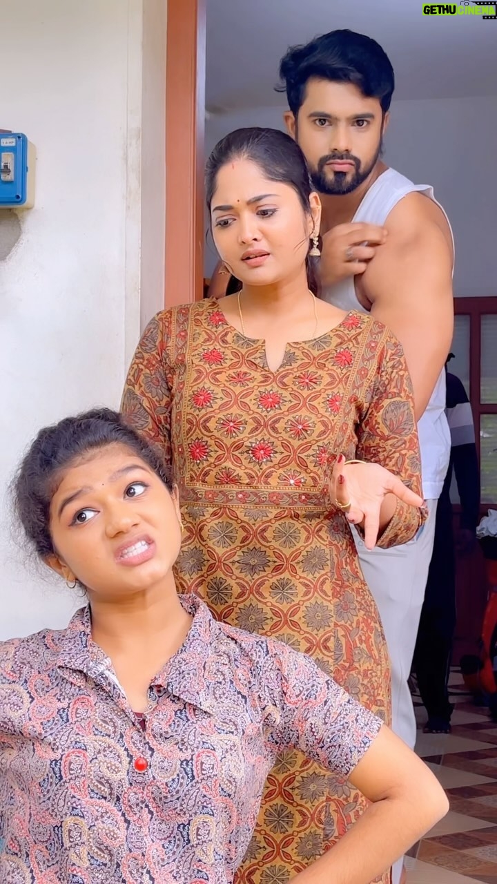 Sona Jelina - 313K Likes - BLOOPER 😝
:
#shooting #location #mounaragam #kalyani #kiran #paru #asianet