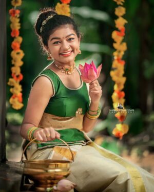 Sona Jelina Instagram - Onam polichadukiyo 🥰 link on Bio