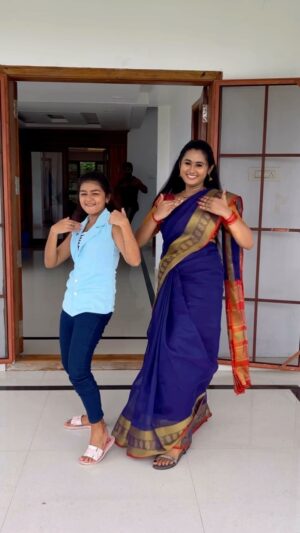 Sona Jelina Instagram - With cutie Parumma😘😘 @jelina_sona 
Background dancer : @naleef_gea 😀

#instagramreels #reelitfeelit #reelkarofeelkaro #reelsofficialindia #trendingreels #reel #reelviral