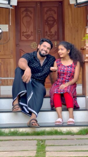 Sona Jelina Instagram - Do You Agree..??? 😁🥰

#naleefgea #actor #model #engineer #kiran #paru #mounaragam #asianet #sonajelina #malayalam