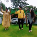 Sona Jelina Instagram – Lokathilekkum vachu ettavum koora jhumka…soory guys…rehersal time….with baiju…😇😇🤣🤣🤣