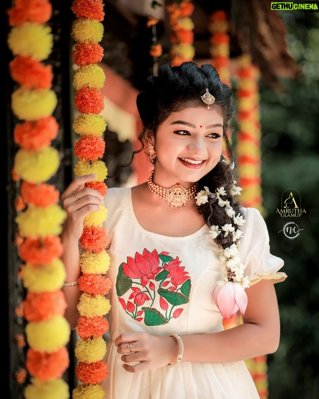 Sona Jelina - 6.9K Likes - Flower Fest is on........ #happyonam2023