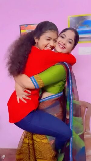 Sona Jelina Instagram - ❤️😘🥰
:
#actress #aishwaryaramsai #mounaragam #kalyani #sona #parukutty #pregnancy #reels #acting #serial #asianet