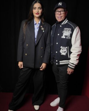 Sonam Kapoor Instagram - What an amazing experience @tommyhilfiger 36 hours in my fave 🗽 in an iconic location and a fabulous show.. the most fun I’ve had in a while! Thank you so much for having me.. can’t wait to come back ! 

@tommyhilfiger #TommyHilfiger #nyfw2024