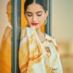 Sonam Kapoor Instagram – 🌅 @bhaane means the rising sun.. a new day… 
So proud of the brand and what we’ve created together @anandahuja @nimishshift .. it’s world class … watch this space for more to come.. 

Outfit: @bhaane 
Hair and makeup: @namratasoni 
Styling: @abhilashatd 
Styling asst: @iambidipto_ 
Photos: @sheldon.santos Mumbai, Maharashtra