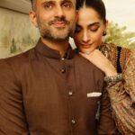 Sonam Kapoor Instagram - The most dapper date.. I married a perfect gentleman. Look @ritukumarhq Bag @kokommoaccessories Footwear @hereu_ Styling @rheakapoor @abhilashatd @shereenlovebug Style Team @snehhasuresh @niyatiij Make up and Hair @namratasoni Photographer @dinesh_ahuja #everydayphenomenal💫 🧿
