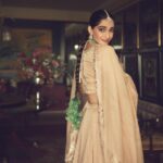 Sonam Kapoor Instagram - A sister is a little bit of childhood that can never be lost.” Sonams Look custom @anavila_m Shoes @needledust Parandis: @shopziddi Styling @rheakapoor @abhilashatd @shereenlovebug Style Team @snehhasuresh @niyatiij Make up and Hair @mallika_bhat @alpakhimani Photos @sheldon.santos Rhea’s Outfit & Potli - Custom @anavila_m Jewellery - @mahesh_notandass Ring - @anmoljewellers Footwear - @coralhazeofficial Styled by - @manishamelwani Assisted by - @kasliwalriddhi Makeup - @savleenmanchanda Hair - @hrishidoeshair