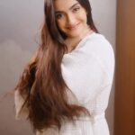 Sonam Kapoor Instagram - My 3 tried and tested anti-hair fall hacks! The 2nd one is my favourite❤