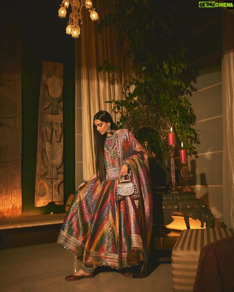 Sonam Kapoor Instagram - Wearing this @jigyam ensemble is what Indian textile dreams are made of! it’s my bffs wedding and this was the perfect chance for me to wear a beautiful outfit that was made from actual vintage old banarasee saree with real gold weave with all antique techniques of surface embroidery; they have added all vintage tassels with shells and pearls and the dupatta is embroidered with vintage mochi work pieces which are over 60 years old and is one of the finest techniques of embroidery from Gujarat. All the silver jewellery are actual antique pieces which have been collected over a period of time and payal and bangles are more then 80-90 years old antique pieces! Anand on the other hand is wearing gorgeous resham work kurta from @abujanisandeepkhosla which is a collectible heirloom. Each piece of theirs takes months to make. My jutti is @fizzygoblet and Anands is @rajeshpratapsinghworks 📸 @sheldon.santos #madeinindia #everydayphenomenal💫 #proudindian #textileheaven