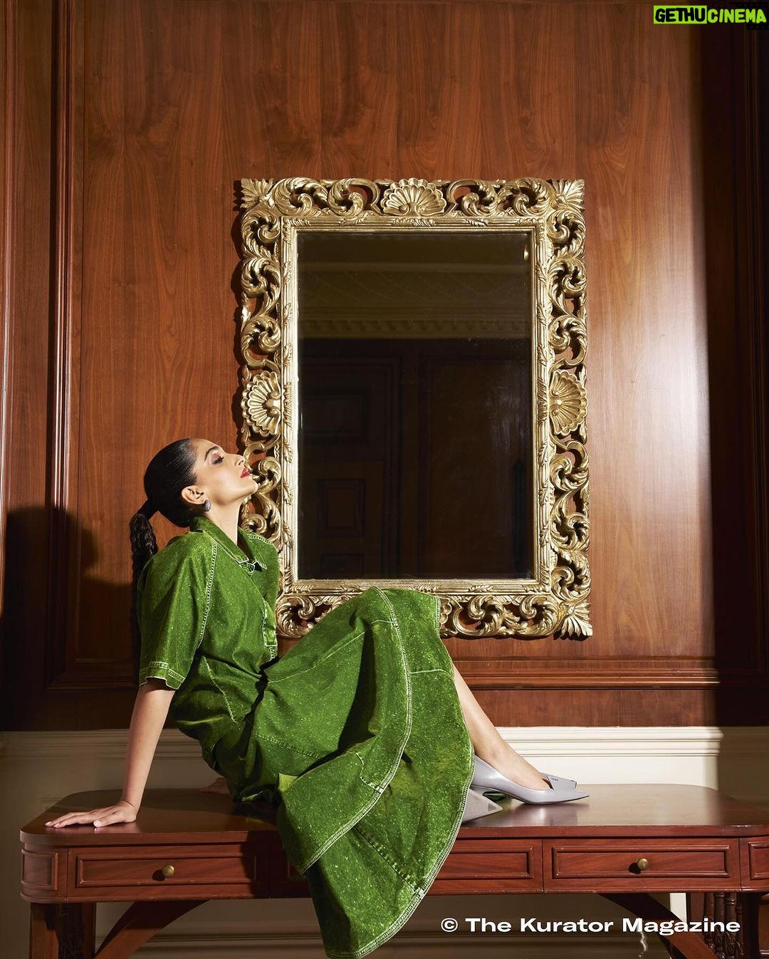 Sonam Kapoor Instagram - Absolute joy to be on The Kurator Magazine. Winter 2023 🤍 @thekurator_magazine @gulfnews Wearing: @chanelofficial Founder & creative director : @bambi_kappauf Editor-in-Chief : @khemenaahmad Guest editor: @mrdipeshdepala Artistic director & styling : @timothegrandchavin Stylist : @abhilashatd Photographers : @thehouseofpixels Makeup artist : @namratasoni Hairstylist : @bbhiral Stylist assistant : @morgane.pupier Local production : @akanshamaheshwari__ Production : @alifsophia