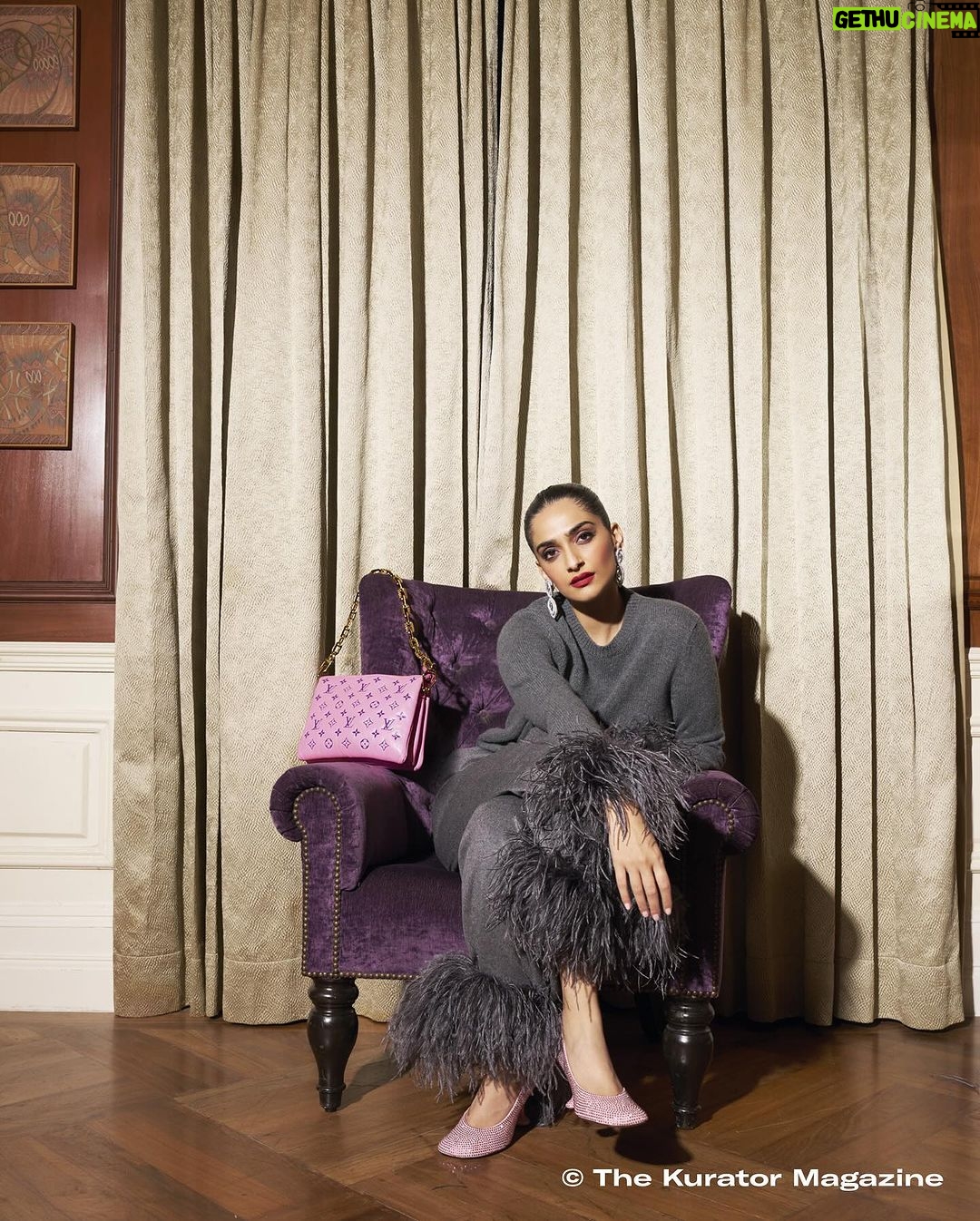 Sonam Kapoor Instagram - Absolute joy to be on The Kurator Magazine. Winter 2023 🤍 @thekurator_magazine @gulfnews Wearing: @chanelofficial Founder & creative director : @bambi_kappauf Editor-in-Chief : @khemenaahmad Guest editor: @mrdipeshdepala Artistic director & styling : @timothegrandchavin Stylist : @abhilashatd Photographers : @thehouseofpixels Makeup artist : @namratasoni Hairstylist : @bbhiral Stylist assistant : @morgane.pupier Local production : @akanshamaheshwari__ Production : @alifsophia