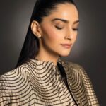 Sonam Kapoor Instagram - A closer look at last night’s glam…