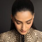 Sonam Kapoor Instagram - A closer look at last night’s glam…