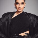 Sonam Kapoor Instagram - Thank you @elleindia for awarding me for my sartorial sense and whatever little contribution to an industry I Love so much. It’s such an honour to be a part of such an exemplary list. Wearing a Sari inspired @rickowensonline outfit from a few seasons ago. Outfit : @rickowensonline Gloves : @paularowangloves Hair - @bbhiral Make up - @tanvichemburkar Styling : @rheakapoor @manishamelwani @sanyakapoor @abhilashatd Style team : @niyatiij @iambidipto_ Managed by : @neeha7 Images : @kunalgupta91 Mumbai, Maharashtra