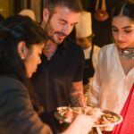 Sonam Kapoor Instagram - It was such a pleasure showing you a small taste of India @davidbeckham @davidgardner Hope you loved India as much as India loves you ! Thank you to my team that’s helped me put it together . @pallaviubhat @neeha7 @irteqarehmani @xahoormir @cult_0f_personality @lakshmi_poojari02 Thank you to some of the best in India Planner @siyagupta_events_experiences Concept and Floral Design @dhuncordo @followthefullmoon Art and styling @dishadeyy Food @indianaccent Music @aneeshaparwani Photos @aviraj Special thanks to my forever constants mama and masi @kapoor.sunita @kaveeta.singh Mumbai, Maharashtra