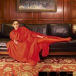 Sonam Kapoor Instagram - Marhaba ✨ @thekurator_magazine @gulfnews Wearing: @Balenciaga Founder & creative director : @bambi_kappauf Editor-in-Chief : @khemenaahmad Guest editor: @mrdipeshdepala Artistic director & styling : @timothegrandchavin Stylist : @abhilashatd Photographers : @thehouseofpixels Makeup artist : @namratasoni Hairstylist : @bbhiral Stylist assistant : @morgane.pupier Local production : @akanshamaheshwari__ Production : @alifsophia