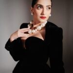 Sonam Kapoor Instagram - In @tamararalph Couture tonight for the opening ceremony of @mumbaifilmfestival Styled with @abhilashatd Beauty @namratasoni Pictures @thehouseofpixels