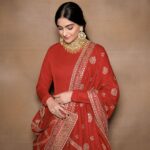 Sonam Kapoor Instagram - On this Dussehra, may the arrows of Lord Rama guide you to triumph over your inner demons and may the light of righteousness illuminate your path. Embrace the spirit of goodness and celebrate the victory of truth. Happy Dussehra! 🏹🕯️ @sabyasachiofficial India